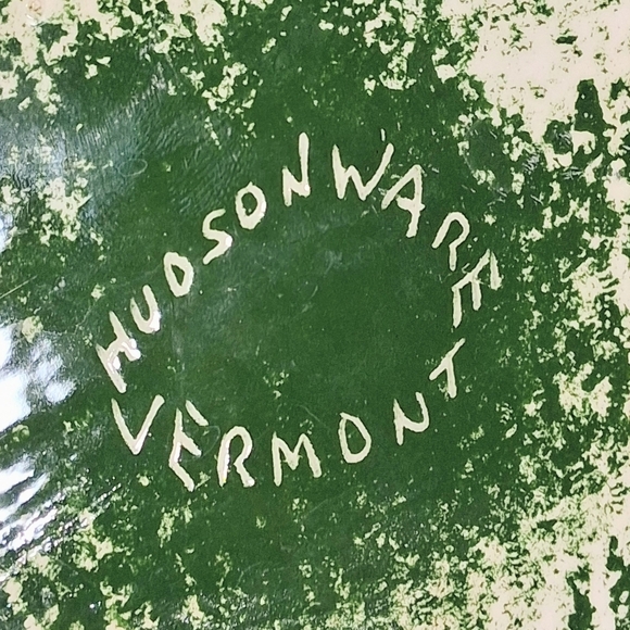 Set of 2 Christmasy Hudsonware Ceramic Vintage Red & Green Cottagecore Pitchers - Picture 3 of 10